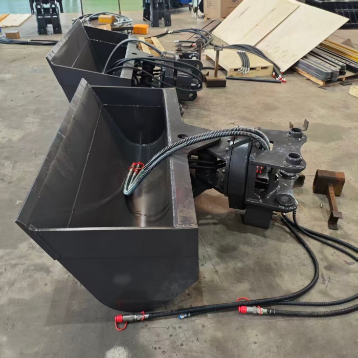 Tilt-Rotator Bucket: A versatile attachment that gives excavators a "flexible wrist"
